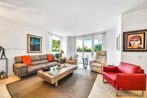 Condo in Aventura, Florida, 2 bedrooms № 2071667 - photo 5