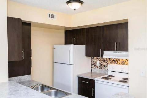 Commercial property in Kissimmee, Florida 20 bedrooms, 989.59 sq.m. № 2097312 - photo 10