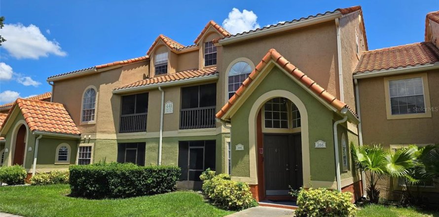 Commercial property in Kissimmee, Florida 20 bedrooms, 989.59 sq.m. № 2097312
