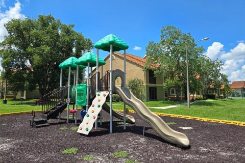 Commercial property in Kissimmee, Florida 20 bedrooms, 989.59 sq.m. № 2097312 - photo 6