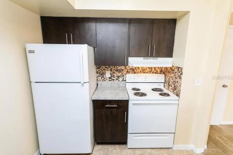 Commercial property in Kissimmee, Florida 20 bedrooms, 989.59 sq.m. № 2097312 - photo 15