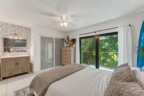 Купить таунхаус в Майами, Флорида 2 спальни, 81.38м2, № 1977317 - фото 16