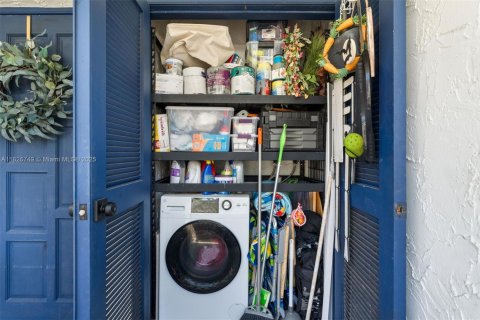 Купить таунхаус в Майами, Флорида 2 спальни, 81.38м2, № 1977317 - фото 22