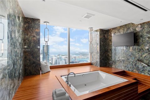 Copropriété à vendre à Miami, Floride: 2 chambres, 538.65 m2 № 1957691 - photo 21