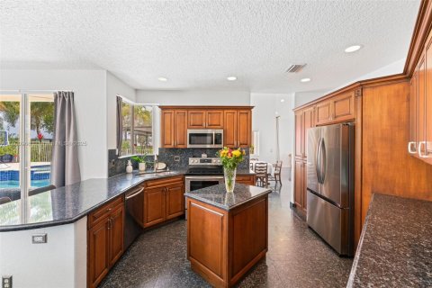 Casa en venta en Pembroke Pines, Florida, 4 dormitorios, 298.31 m2 № 1697329 - foto 5