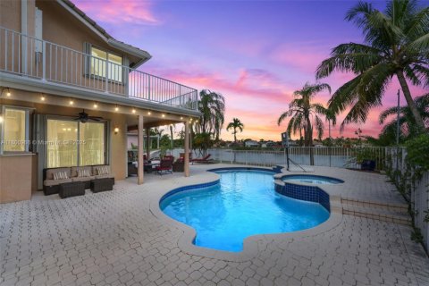 Casa en venta en Pembroke Pines, Florida, 4 dormitorios, 298.31 m2 № 1697329 - foto 1