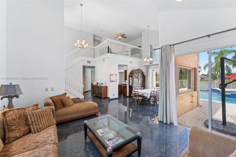Casa en venta en Pembroke Pines, Florida, 4 dormitorios, 298.31 m2 № 1697329 - foto 12