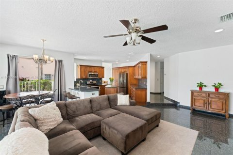 Casa en venta en Pembroke Pines, Florida, 4 dormitorios, 298.31 m2 № 1697329 - foto 8