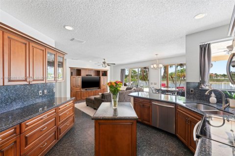 Casa en venta en Pembroke Pines, Florida, 4 dormitorios, 298.31 m2 № 1697329 - foto 6