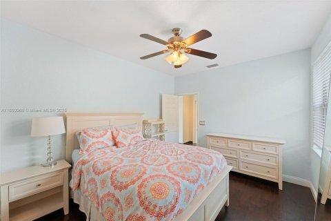 Casa en venta en Pembroke Pines, Florida, 4 dormitorios, 298.31 m2 № 1697329 - foto 19