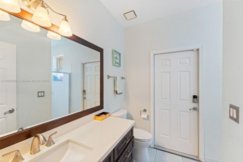 Casa en venta en Pembroke Pines, Florida, 4 dormitorios, 298.31 m2 № 1697329 - foto 20