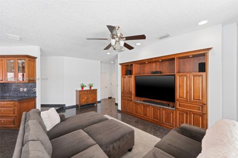 Casa en venta en Pembroke Pines, Florida, 4 dormitorios, 298.31 m2 № 1697329 - foto 9