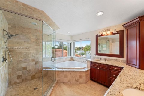 Casa en venta en Pembroke Pines, Florida, 4 dormitorios, 298.31 m2 № 1697329 - foto 24