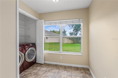 House in South Daytona, Florida 3 bedrooms, 111.85 sq.m. № 1913123 - photo 11
