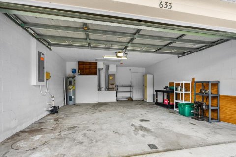 House in South Daytona, Florida 3 bedrooms, 111.85 sq.m. № 1913123 - photo 24