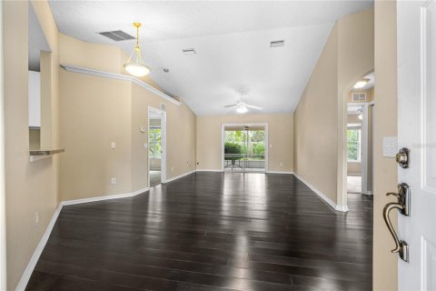House in South Daytona, Florida 3 bedrooms, 111.85 sq.m. № 1913123 - photo 5