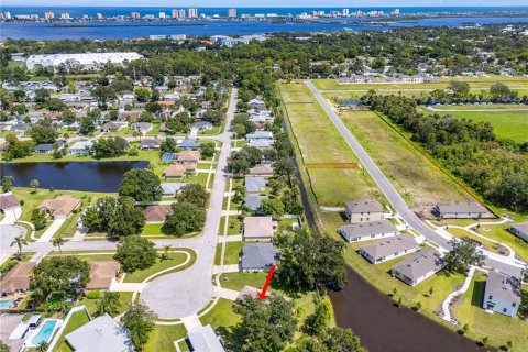 House in South Daytona, Florida 3 bedrooms, 111.85 sq.m. № 1913123 - photo 29