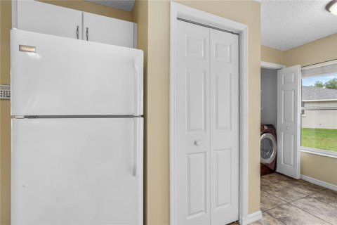 House in South Daytona, Florida 3 bedrooms, 111.85 sq.m. № 1913123 - photo 10