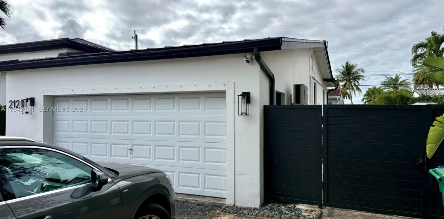 Immobilier commercial à Miami, Floride 117.61 m2 № 1999382