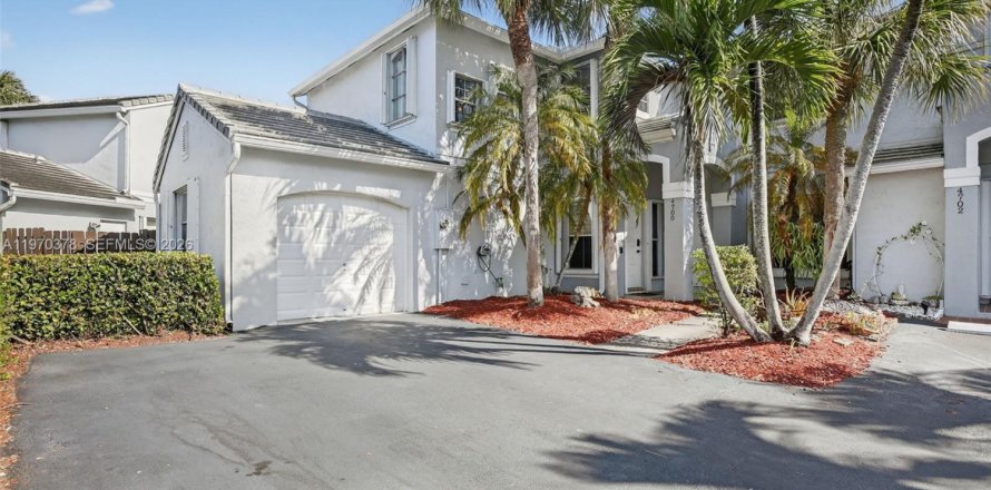 Таунхаус в Дейви, Флорида 3 спальни, 184.5м2 № 2036428