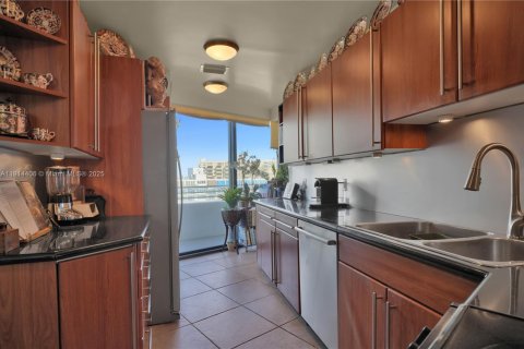 Copropriété à vendre à Miami, Floride: 2 chambres, 163.79 m2 № 1970378 - photo 11