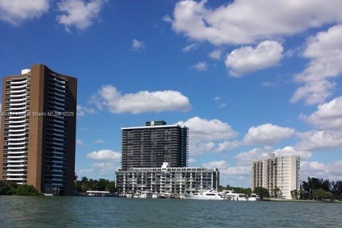 Copropriété à vendre à Miami, Floride: 2 chambres, 163.79 m2 № 1970378 - photo 2