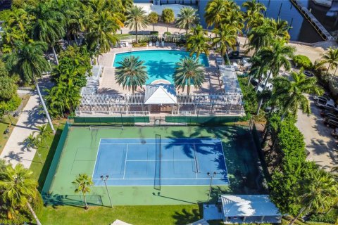 Copropriété à vendre à Miami, Floride: 2 chambres, 163.79 m2 № 1970378 - photo 16