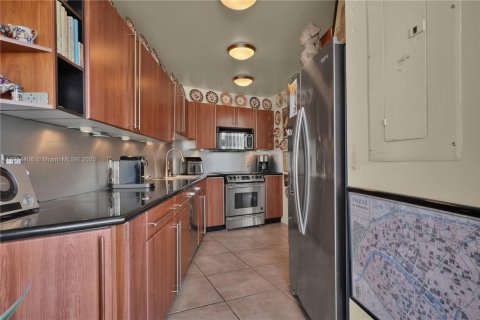 Copropriété à vendre à Miami, Floride: 2 chambres, 163.79 m2 № 1970378 - photo 12