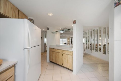 Copropriété à louer à Punta Gorda, Floride: 2 chambres, 125.14 m2 № 2213380 - photo 8