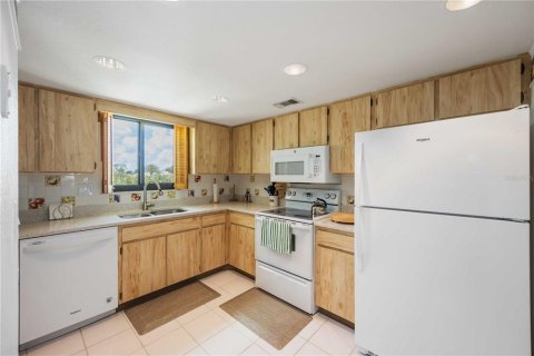 Copropriété à louer à Punta Gorda, Floride: 2 chambres, 125.14 m2 № 2213380 - photo 7