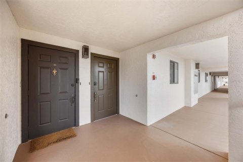 Copropriété à louer à Punta Gorda, Floride: 2 chambres, 125.14 m2 № 2213380 - photo 2