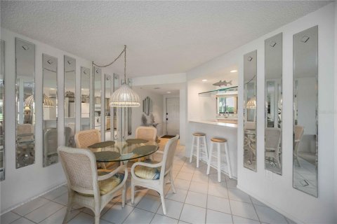 Copropriété à louer à Punta Gorda, Floride: 2 chambres, 125.14 m2 № 2213380 - photo 11