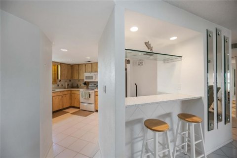 Copropriété à louer à Punta Gorda, Floride: 2 chambres, 125.14 m2 № 2213380 - photo 9