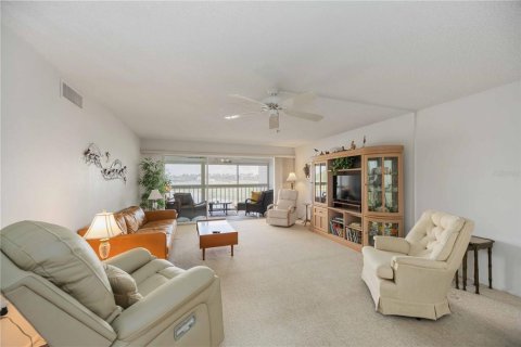 Copropriété à louer à Punta Gorda, Floride: 2 chambres, 125.14 m2 № 2213380 - photo 3