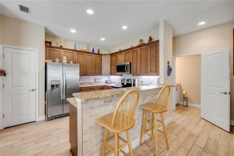 Townhouse in New Smyrna Beach, Florida 4 bedrooms, 221.01 sq.m. № 2110715 - photo 12