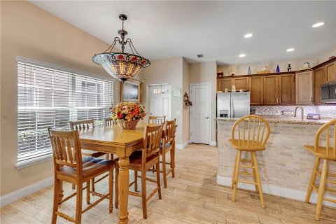 Townhouse in New Smyrna Beach, Florida 4 bedrooms, 221.01 sq.m. № 2110715 - photo 9