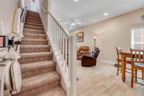 Townhouse in New Smyrna Beach, Florida 4 bedrooms, 221.01 sq.m. № 2110715 - photo 25
