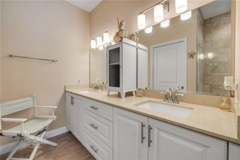 Townhouse in New Smyrna Beach, Florida 4 bedrooms, 221.01 sq.m. № 2110715 - photo 20