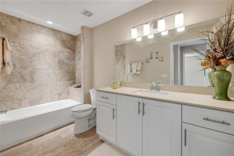 Townhouse in New Smyrna Beach, Florida 4 bedrooms, 221.01 sq.m. № 2110715 - photo 29
