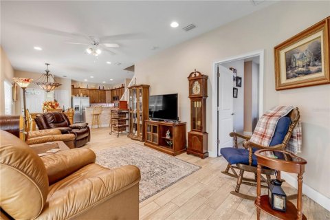 Townhouse in New Smyrna Beach, Florida 4 bedrooms, 221.01 sq.m. № 2110715 - photo 8