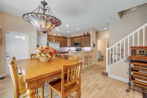 Townhouse in New Smyrna Beach, Florida 4 bedrooms, 221.01 sq.m. № 2110715 - photo 10