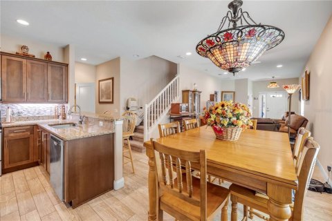 Townhouse in New Smyrna Beach, Florida 4 bedrooms, 221.01 sq.m. № 2110715 - photo 11