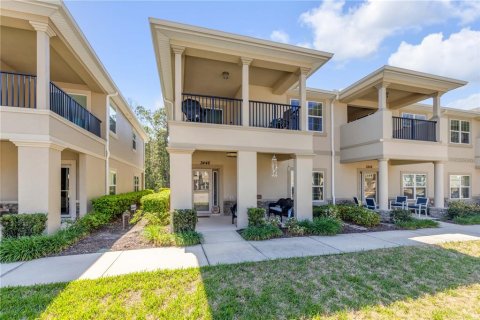 Townhouse in New Smyrna Beach, Florida 4 bedrooms, 221.01 sq.m. № 2110715 - photo 3