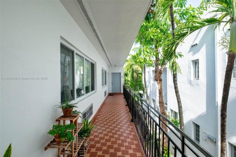 Propiedad comercial en venta en Miami Beach, Florida № 1788844 - foto 4