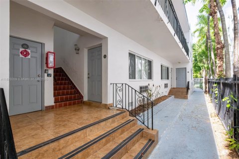 Propiedad comercial en venta en Miami Beach, Florida № 1788844 - foto 5