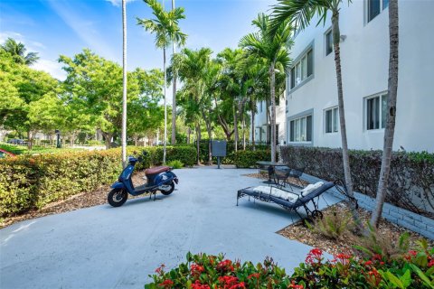 Propiedad comercial en venta en Miami Beach, Florida № 1788844 - foto 2