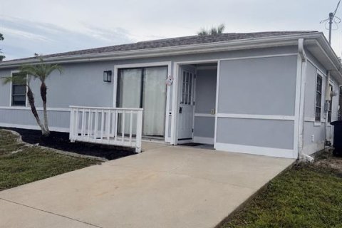 House in Englewood, Florida 3 bedrooms, 83.24 sq.m. № 2210500