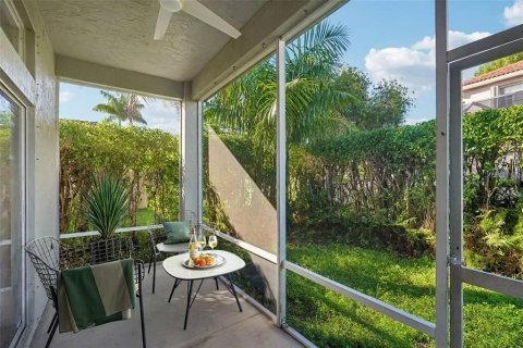 House in Weston, Florida 4 bedrooms, 169.55 sq.m. № 2354734 - photo 13