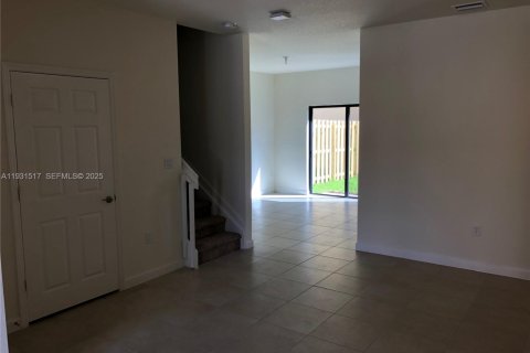 Adosado en alquiler en Homestead, Florida, 3 dormitorios, 130.81 m2 № 1990135 - foto 4