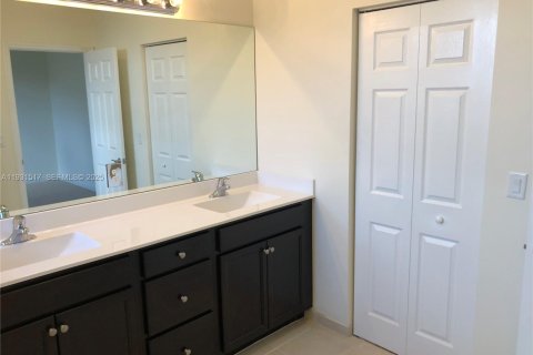 Adosado en alquiler en Homestead, Florida, 3 dormitorios, 130.81 m2 № 1990135 - foto 27
